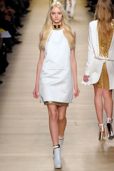 Look 30